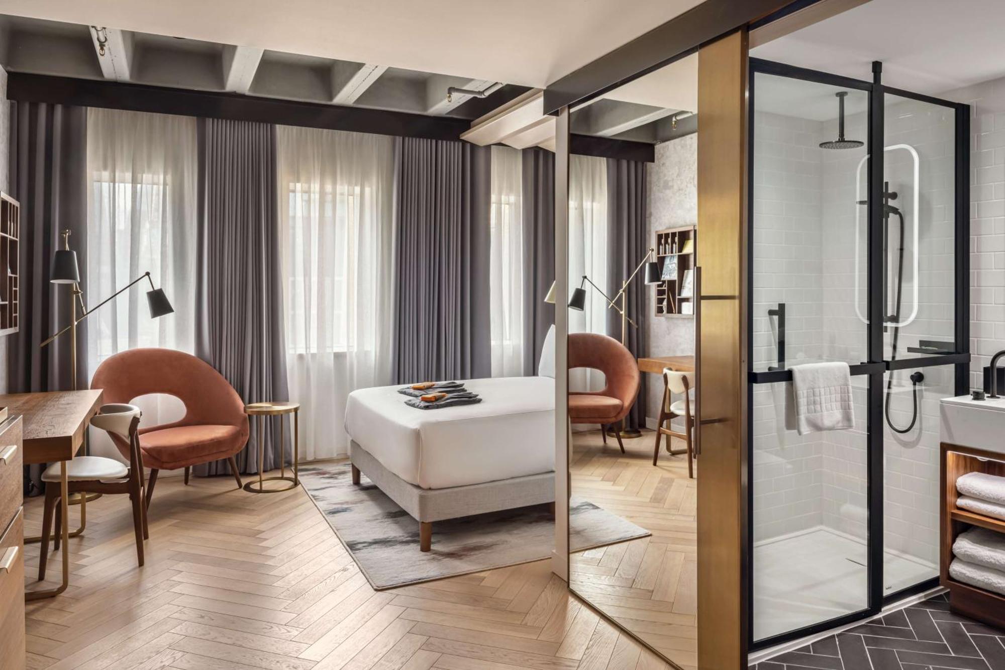 Canopy By Hilton City 4*